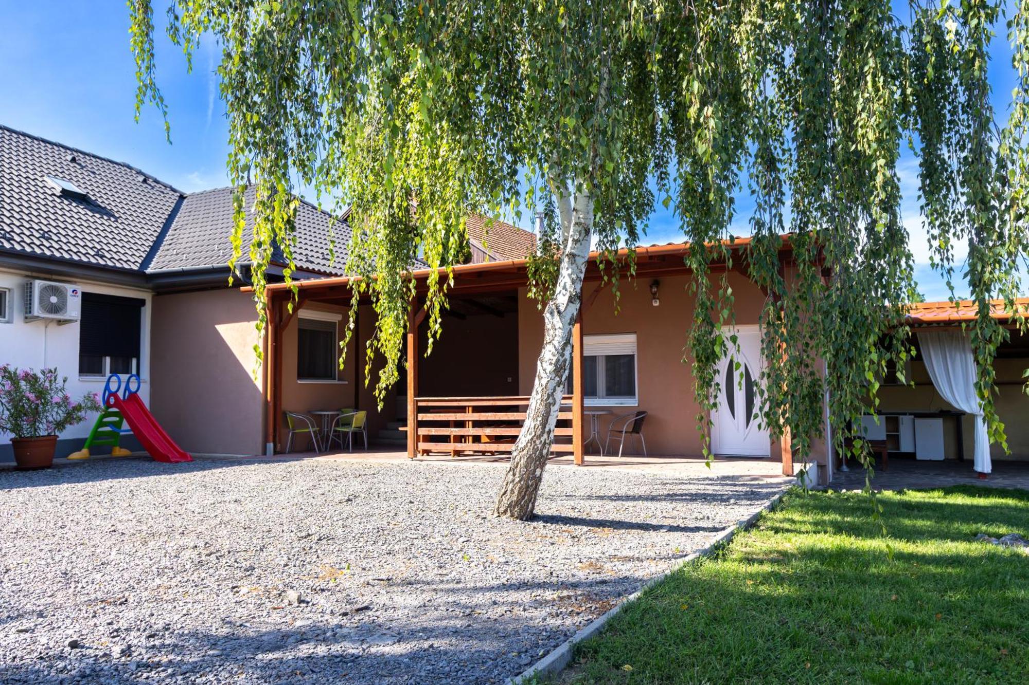 Kincso Vendeghaz Apartment Sarospatak Luaran gambar